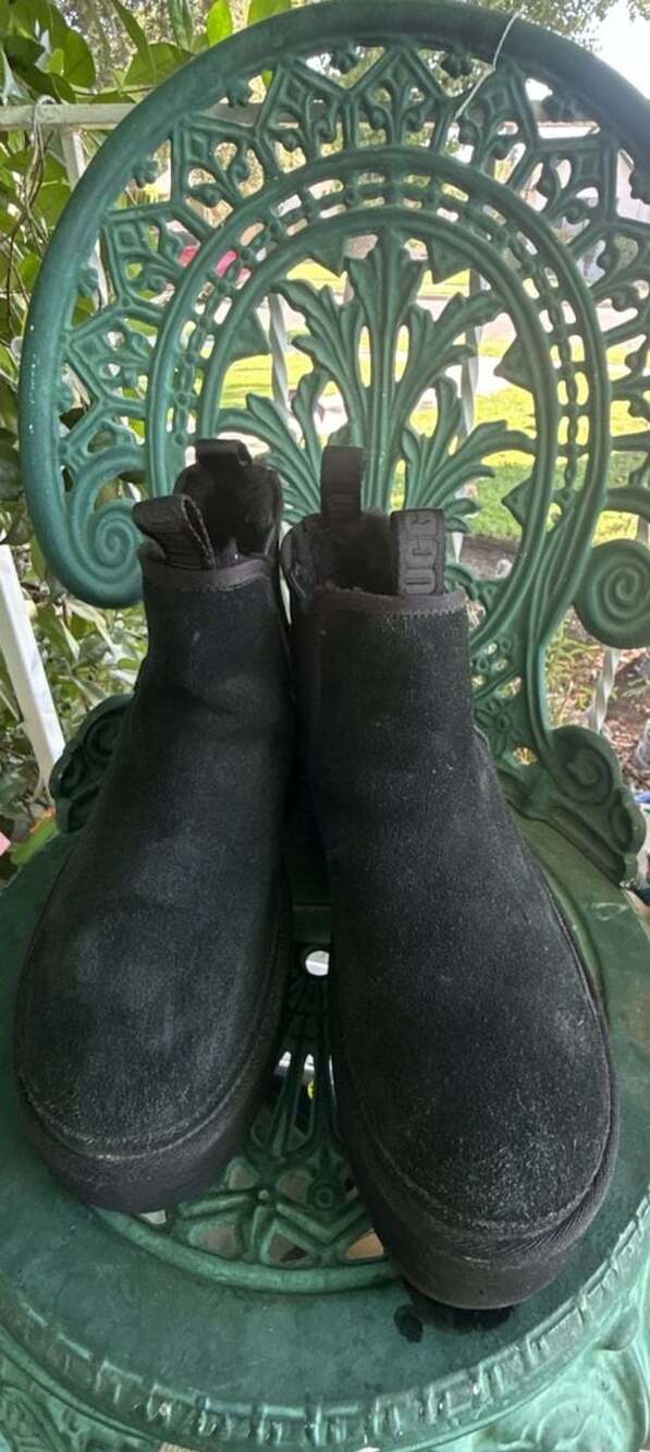 Lightly Distressed UGG Neumel Chelsea Platform Black Suede Ankle Boots US 10 Y2K